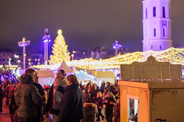 Įžiebta klasika ir jaukumu dvelkianti Vilniaus Kalėdų eglė