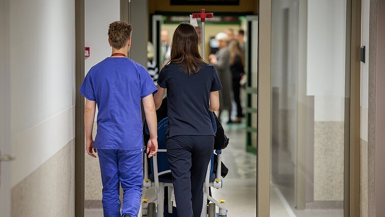 Finansiniai iššūkiai ligoninėse: jau trečia įstaiga pacientų prašo susimokėti už paslaugas
