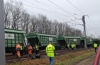 Kėdainių rajone nuo bėgių nuriedėjo tušti krovininiai vagonai, diversijos versija atmesta Kėdainių rajone nuo bėgių nuriedėjo tušti krovininiai vagonai, diversijos versija atmesta