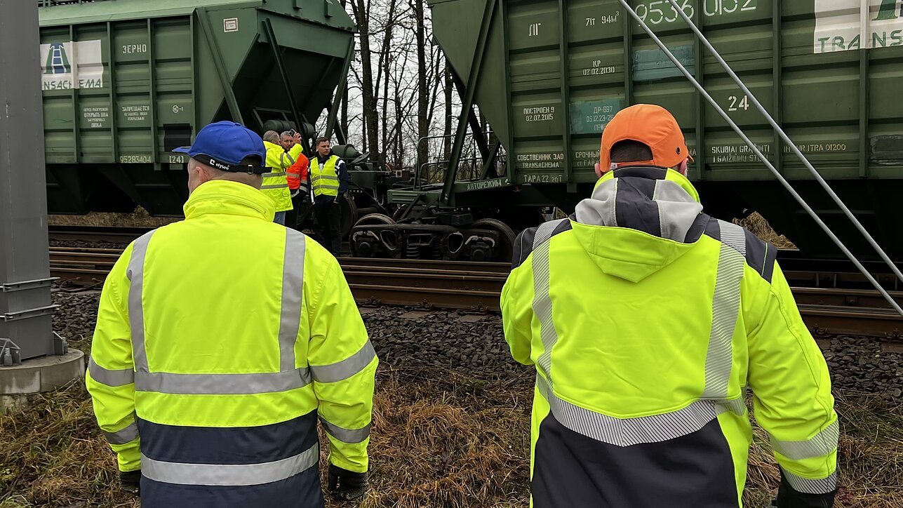 Kėdainių rajone nuo bėgių nuriedėjo tušti krovininiai vagonai, diversijos versija atmesta Kėdainių rajone nuo bėgių nuriedėjo tušti krovininiai vagonai, diversijos versija atmesta