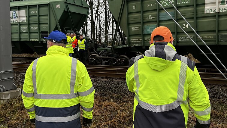 Kėdainių rajone nuo bėgių nuriedėjo tušti krovininiai vagonai, diversijos versija atmesta Kėdainių rajone nuo bėgių nuriedėjo tušti krovininiai vagonai, diversijos versija atmesta
