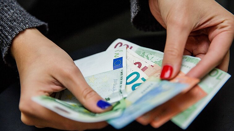 Pradelstų gyventojų skolų suma siekia milijardus: antirekordininkai – pasienio regionai