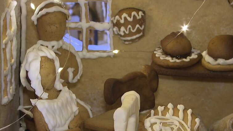 „Iliustruoja vietos amatus nuo pat 15 amžiaus“: Žagarėje – amatų miestelis iš meduolių