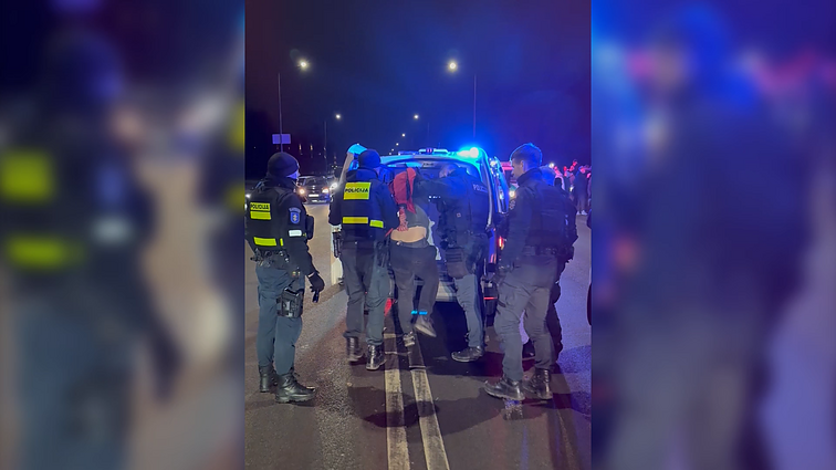 Kauniečiai užfiksavo dviejų merginų nužudymu įtariamo Beno Mikutavičiaus sulaikymą