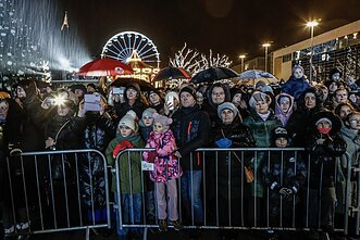 Šiauliuose įžiebta Kalėdų eglė Šiauliuose įžiebta Kalėdų eglė
