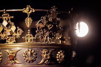 Выставка «Королева, королевство и чувства»