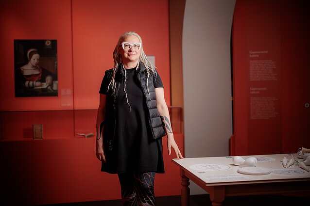 Выставка «Королева, королевство и чувства»