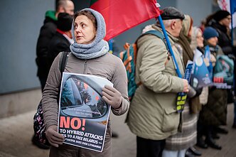 Prie Baltarusijos ambasados – protestas dėl kontrabandinių balionų keliamos grėsmės Prie Baltarusijos ambasados – protestas dėl kontrabandinių balionų keliamos grėsmės
