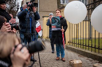 Prie Baltarusijos ambasados – protestas dėl kontrabandinių balionų keliamos grėsmės Prie Baltarusijos ambasados – protestas dėl kontrabandinių balionų keliamos grėsmės