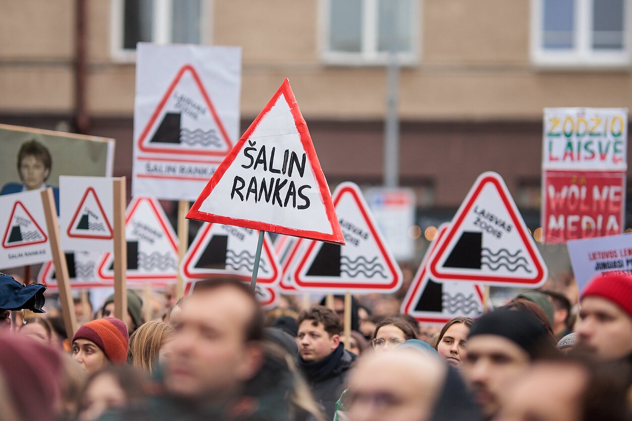 Protestas „Šalin rankas“ Protestas „Šalin rankas“