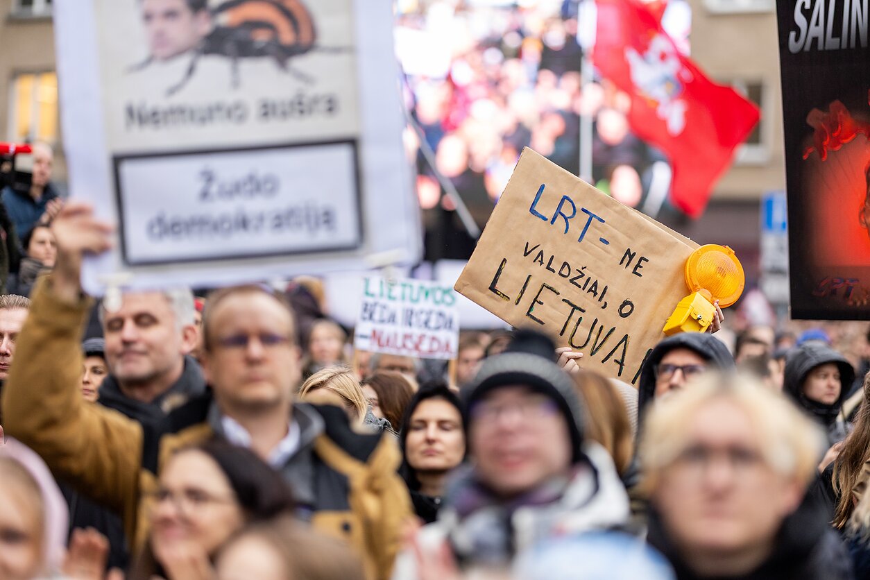 Protestas „Šalin rankas“ Protestas „Šalin rankas“