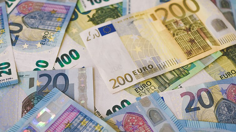 „Kuo mažiau apie tai kalbame, tuo sunkiau“: ar europiečių poroms pinigų tema yra tabu?