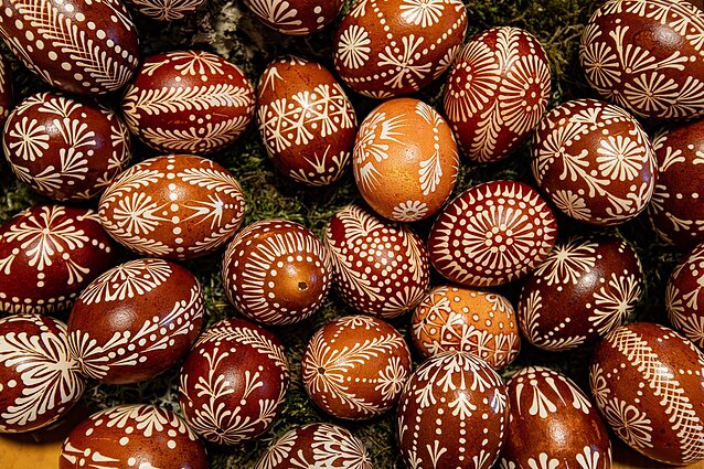 Užutrakyje atidaryta unikali liaudies kūrybos retrospektyvą atskleidžianti paroda „Aukso vainikas“