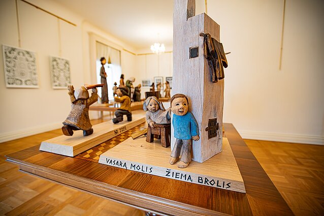 Užutrakyje atidaryta unikali liaudies kūrybos retrospektyvą atskleidžianti paroda „Aukso vainikas“