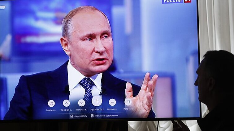 Rusijos politinių kalinių gynėjas: Putinas kuria iliuziją, kad visi Rusijoj remia karą