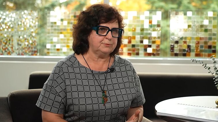 Sūnaus dėl narkotikų netekusi vitražų kūrėja: tikrai maniau, kad mums pasiseks tai įveikti