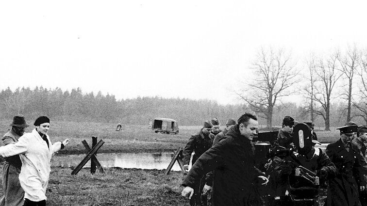 Filmai, pakeitę Lietuvos istoriją: Algimanto Puipos „Vilko dantų karoliai“ Filmai, pakeitę Lietuvos istoriją: Algimanto Puipos „Vilko dantų karoliai“