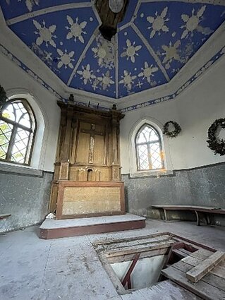 Romerių šeimos mauzoliejus–koplyčia kurį laiką buvo apleista ir neprižiūrima