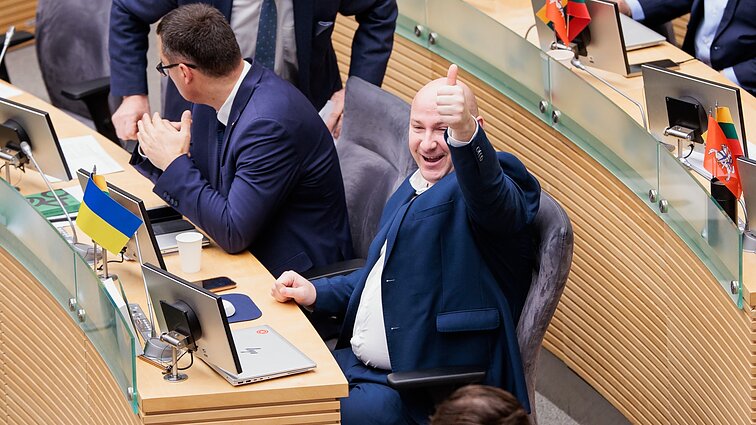Valdantieji teigia diskutavę dėl LRT pataisų, bet kur ir su kuo, atsakyti negali