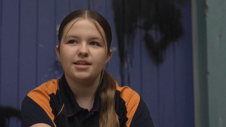 Galima ir taip: senus apgadintus automobilius pavertė saunomis ir garinėmis pirtimis