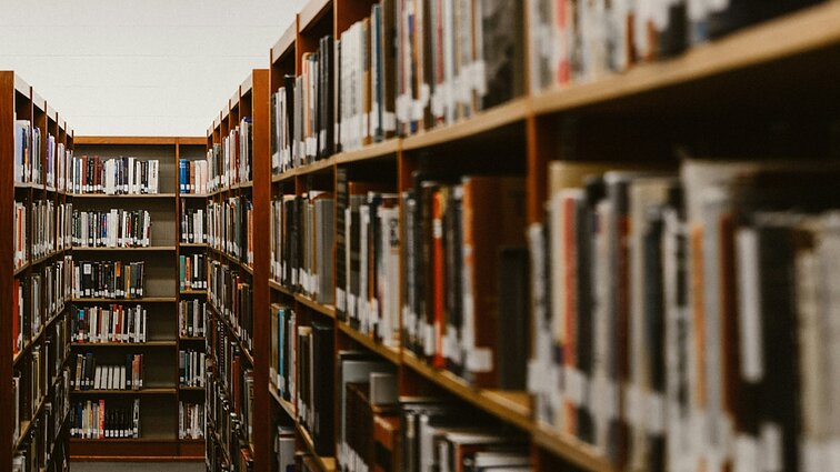 Atokiame Akmenės rajono kaime atidaryta biblioteka: bendruomenė atgavo kultūros židinį