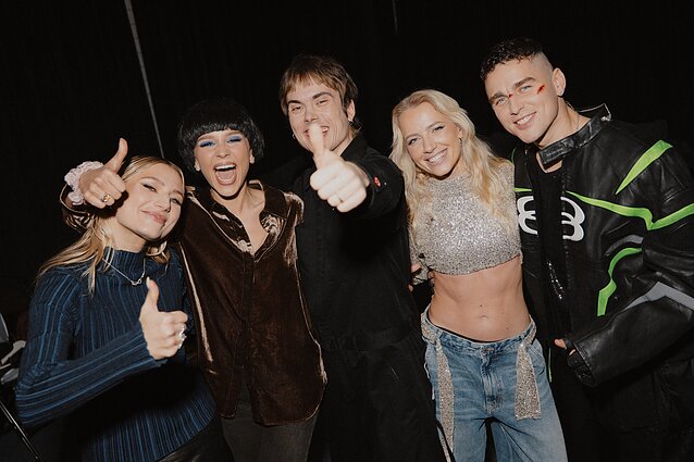 Donatas Montvydas (dešinėje) su jo koncerte pasirodžiusiais Jessica Shy, Monika Liu, Free Finga ir Angelou