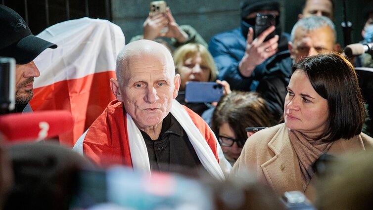 Baltarusija paleido 123 politinius kalinius už sankcijų atšaukimą: spręs ir dėl balionų