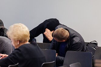 Kauno apygardos teisme vyksta „Kamuolinių“ grupuotės teismas Kauno apygardos teisme vyksta „Kamuolinių“ grupuotės teismas