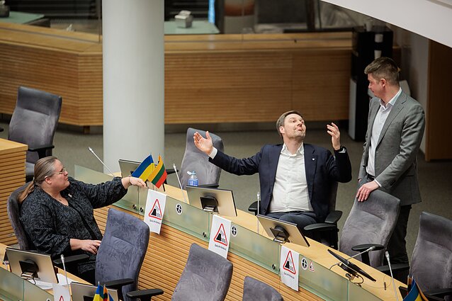Naktinė reforma. Seimas svarsto LRT įstatymo pataisas Naktinė reforma. Seimas svarsto LRT įstatymo pataisas