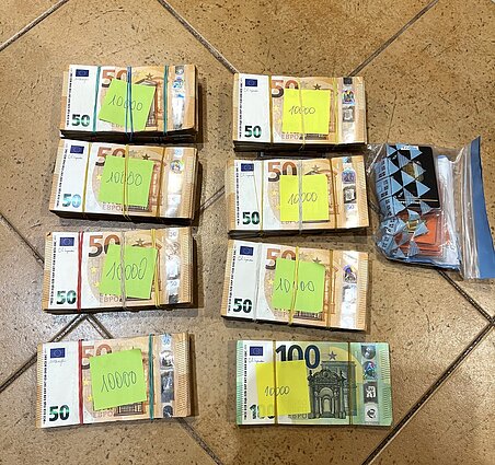 Įtarimai dėl 1,5 mln. eurų kyšių pareikšti Augalininkystės tarnybos vadovams, darbuotojams. STT atliko kratas