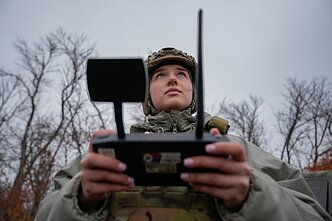 Ukrainos dronų operatorė