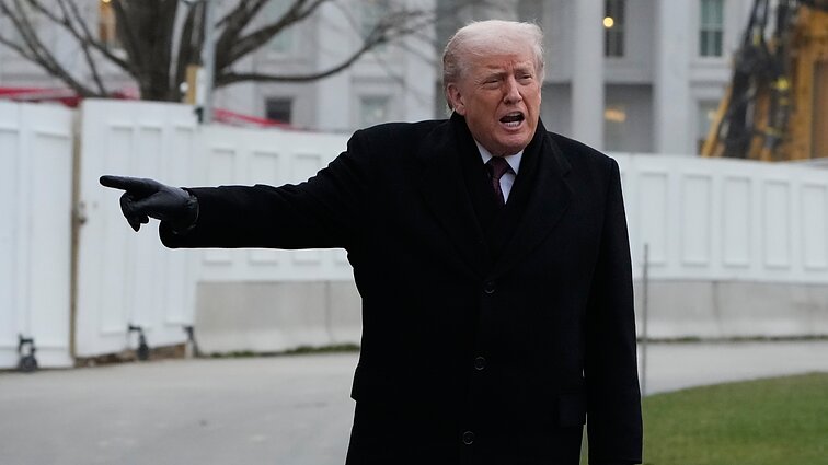 Trumpas kreipėsi į tautą: vardijo savo pasiekimus, peikė Bideną, apie Ukrainą – tyla