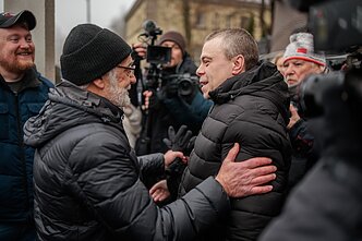 Į Lietuvą atvyko dar 20 išlaisvintų Baltarusijos politinių kalinių