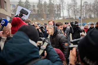 Released Belarusian political prisoners arrive in Lithuania, December 2025.