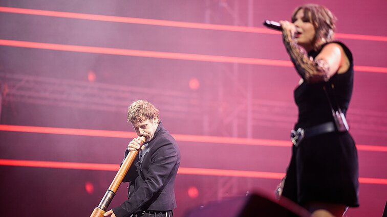 „Kamanių šilelis“ pristato naują dainą: „Kūrinys yra apie pabaigos šviesų priėmimą“