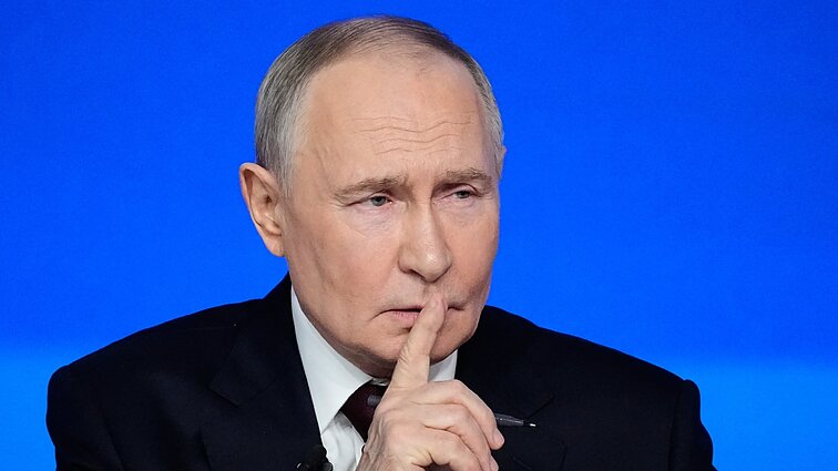 Putinas nežada jokių kompromisų: konferencijoje pakartojo pasirengęs nugalėti Ukrainą jėga