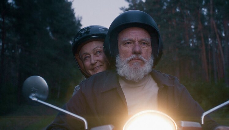 Lietuvos kino teatruose pradedamas rodyti Verbiejaus filmas „Smėlis tavo plaukuose“