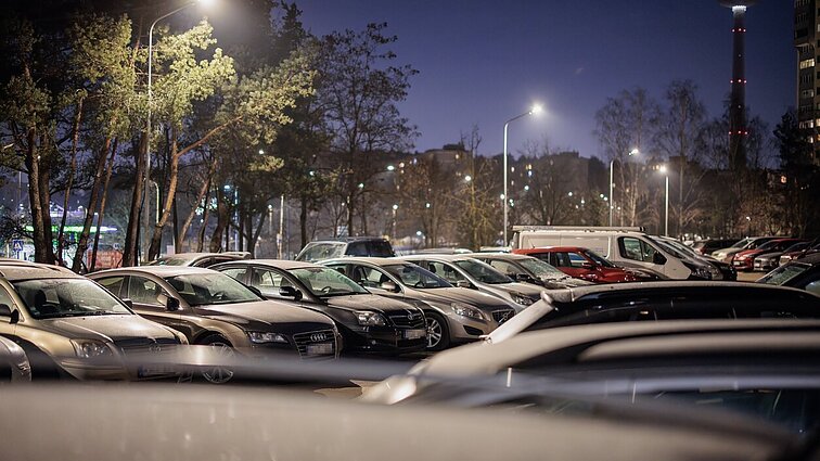 Žlunga klimatui neutralaus žemyno idėja – ES persvarsto vidaus degimo variklių draudimą