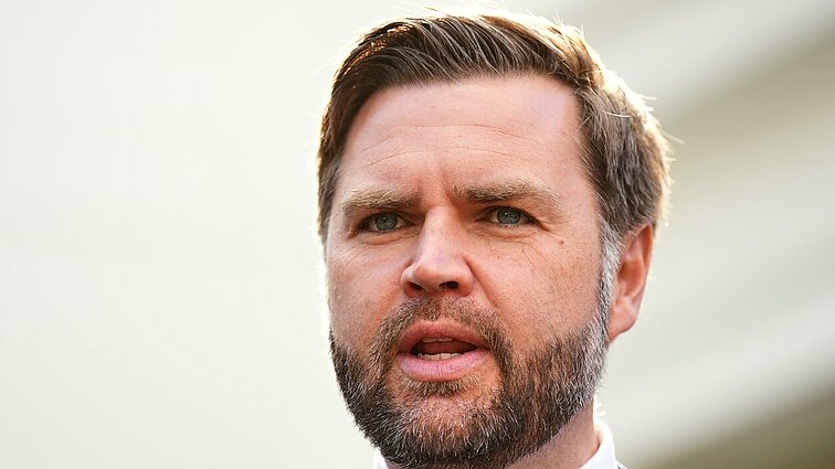 Vance‘o ambicijos 2028-iesiems: Kirko našlė išreiškė paramą, kaip Trumpo įpėdiniui poste