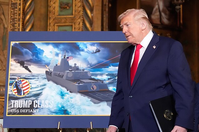 Donaldas Trumpas pristato naujus karo laivus