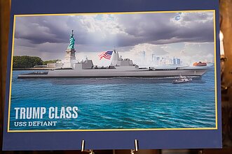 Donaldas Trumpas pristato naujus karo laivus