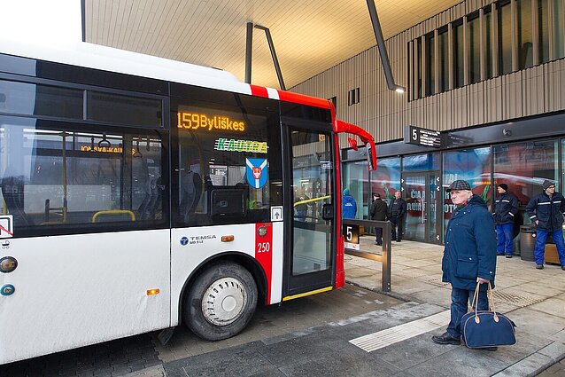 Vis daugiau savivaldybių viešąjį transportą savo gyventojams suteikia nemokamai