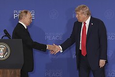 Владимир Путин и Дональд Трамп Владимир Путин и Дональд Трамп