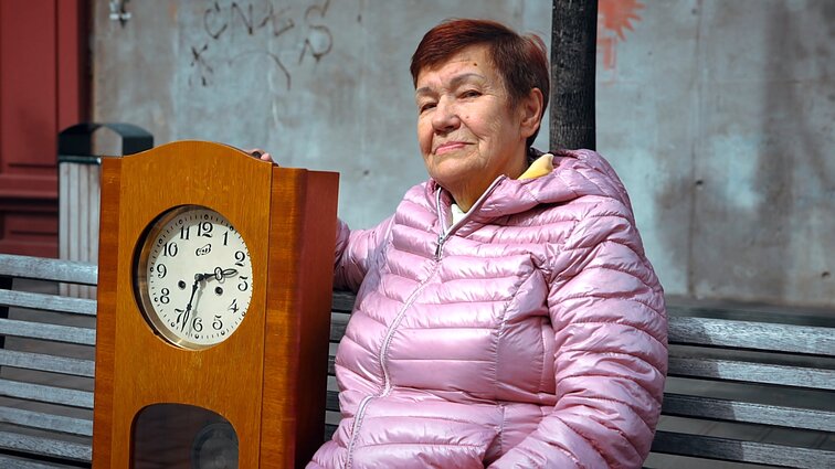 Seniausioje Kauno laikrodžių taisykloje – 80-metė laikrodininkė: akys mato, rankos nedreba