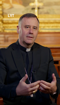 Rolandas Makrickas prisimena savo vaikystę tikinčioje šeimoje