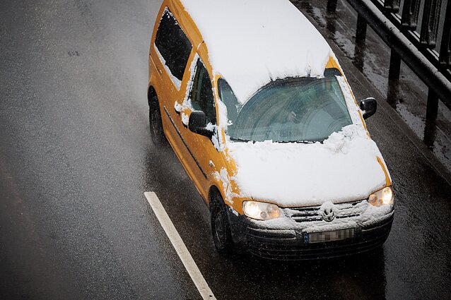 „Kelių priežiūros“ atstovė: eismo sąlygos sudėtingos visuose keliuose