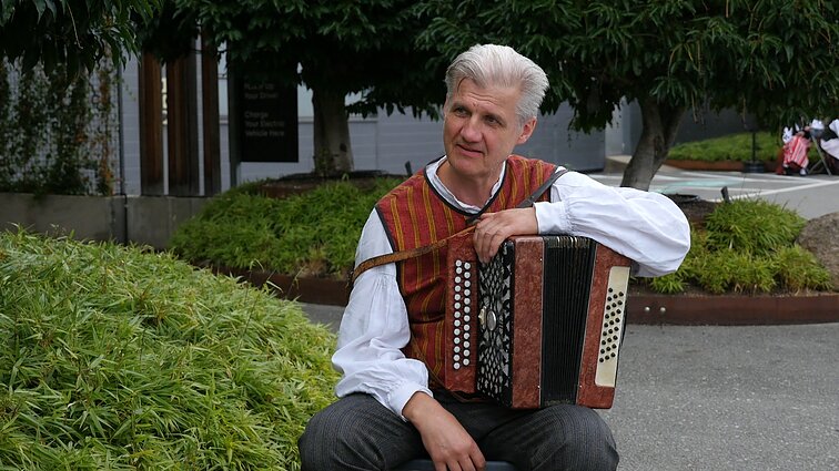 20 metų su liaudiška muzika nesiskiriantis Arūnas: širdyje aš lietuvis ir visada juo būsiu