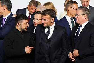 Volodymyras Zelenskis, Emmanuelis Macronas, Keiras Starmeris Volodymyras Zelenskis, Emmanuelis Macronas, Keiras Starmeris
