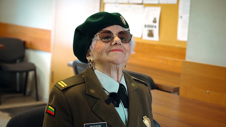 Šaulių sąjungos veikloje aktyviai dalyvaujanti 86-erių Antanina: „Prieštarauju senatvei“