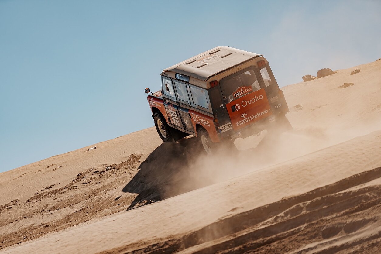Karolis Raišys antrą kartą laimėjo „Dakar Classic“ etapą - LRT